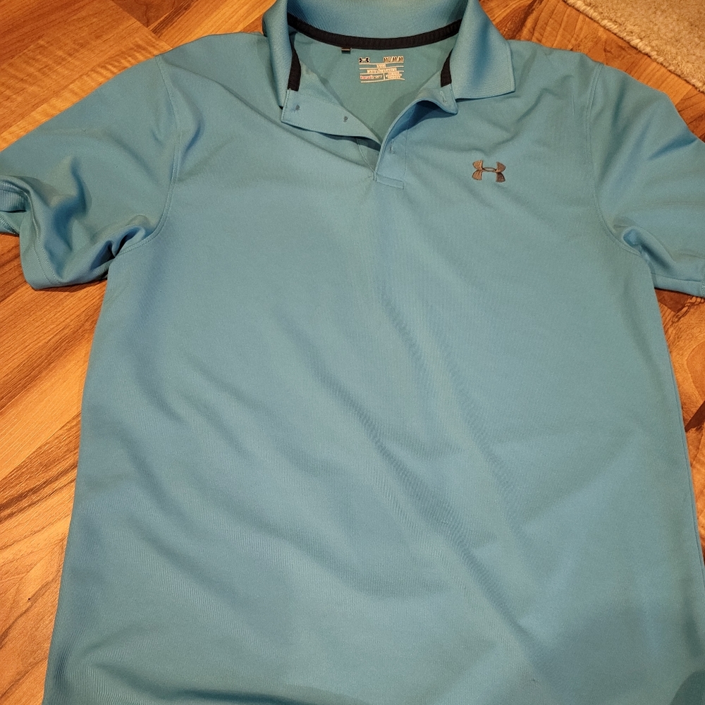 UNDER ARMOUR GOLF TOP